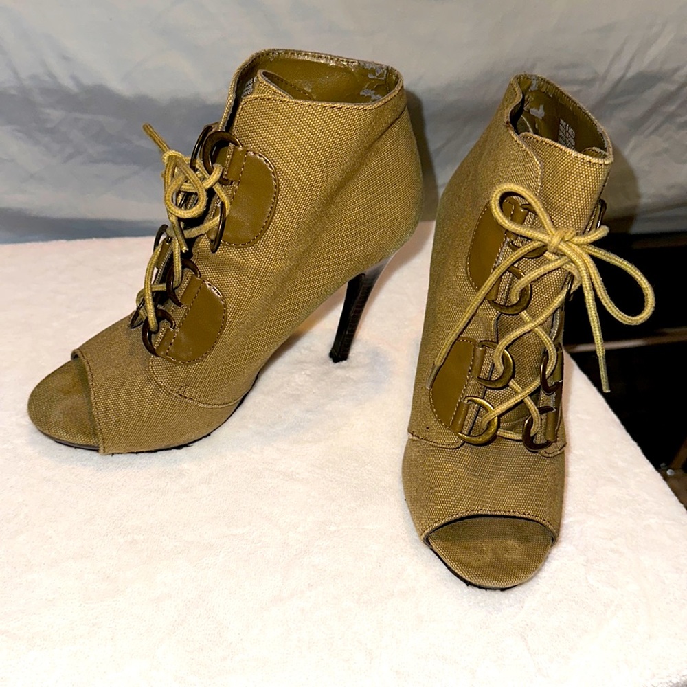 Womens Elle heels